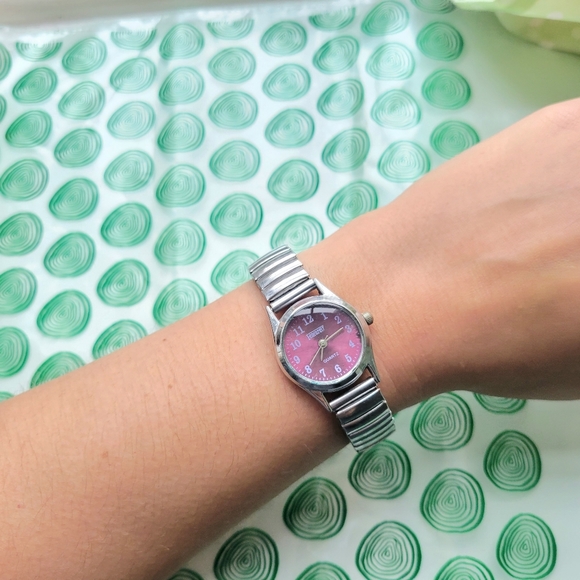 Vintage Featurely Quartz Silver Burgundy Stretch Watch - Picture 8 of 12